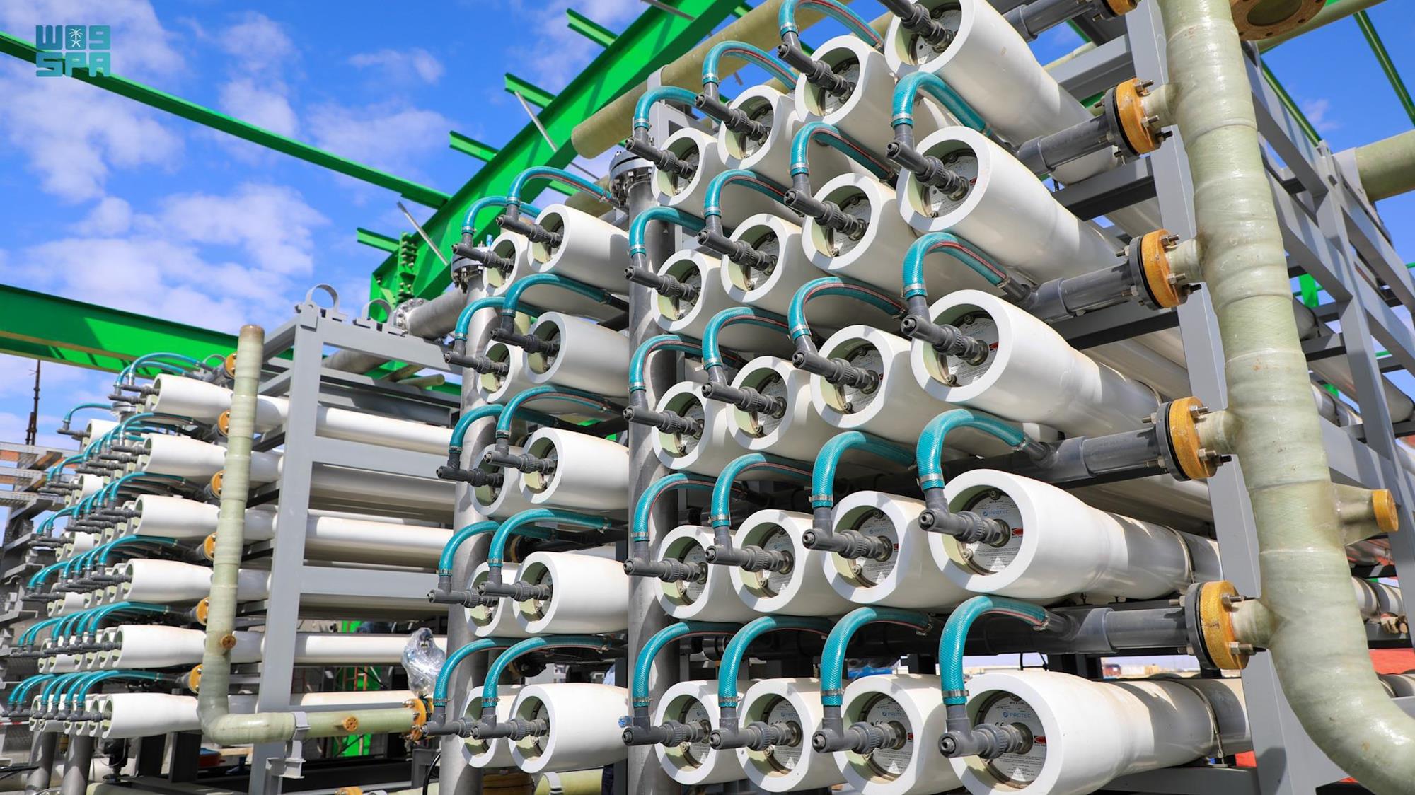 Desalination systems using reverse osmosis